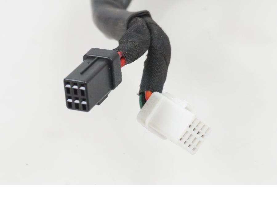 Höger sida på Kablage från en H-D Adventure Pan America Special RA1250S -2021 motorcykel.