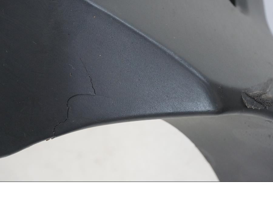 Snett nerifrån på Magkåpa från en Honda XL 1000 V -1999 motorcykel.