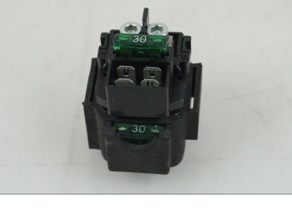 Baksidan på Startrelä från en Honda CBR 1000 -2005 motorcykel.