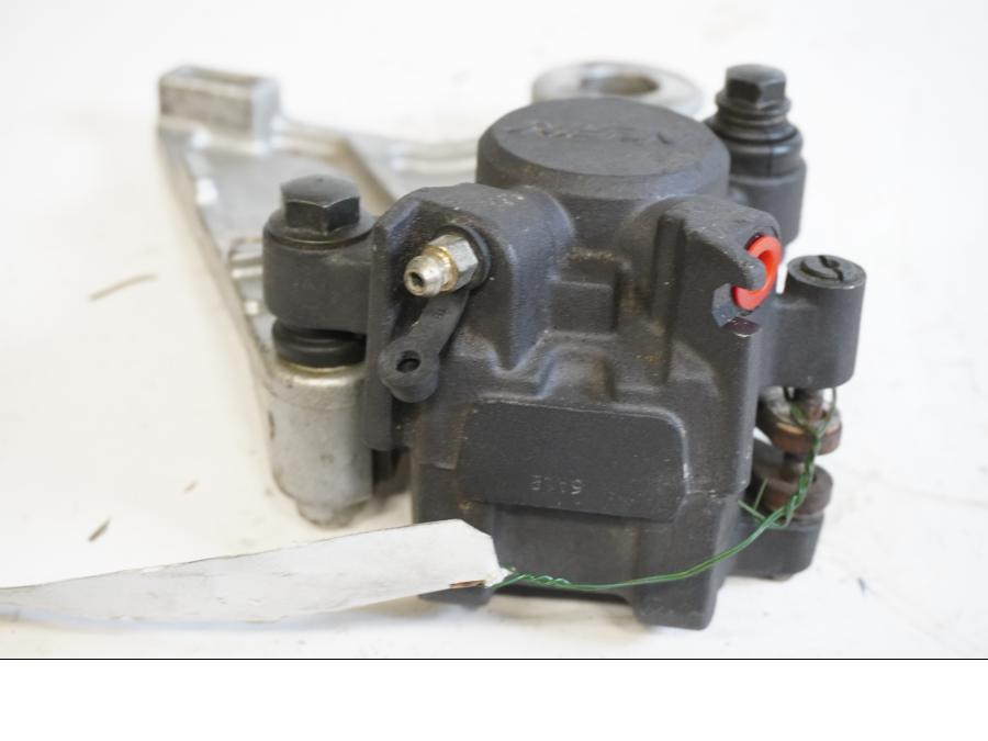 Baksidan på Bromsok från en Honda CBR 900 RR -1992 motorcykel.