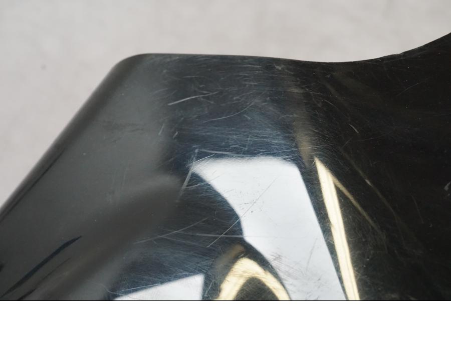 Höger sida på Ramskydd från en Suzuki VL 800 -2002 motorcykel.