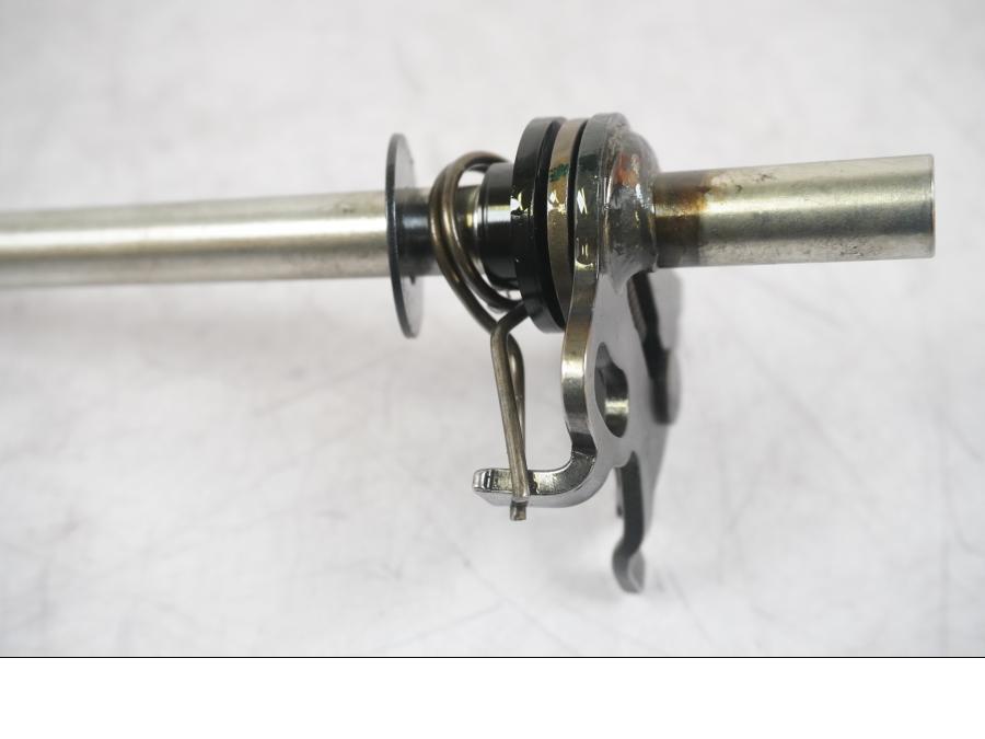 Vänster sida på Växelarm från en KTM 125 Duke -2017 motorcykel.