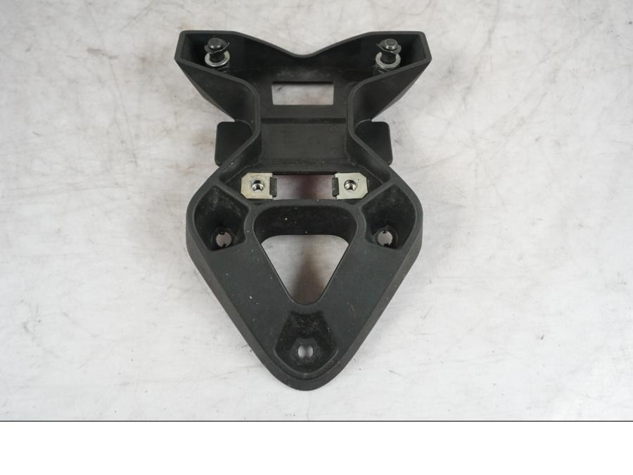 Baksidan på Skylthållare från en BMW S 1000 XR -2019 motorcykel.