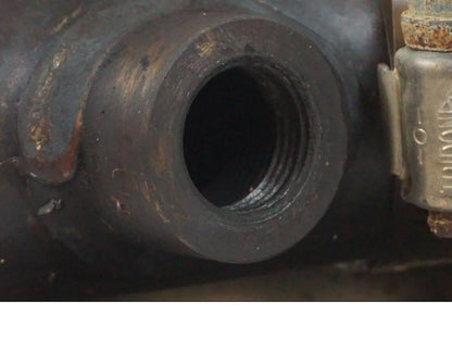 Snett uppifrån på Grenrör från en Suzuki VZR 1800 -2009 motorcykel.