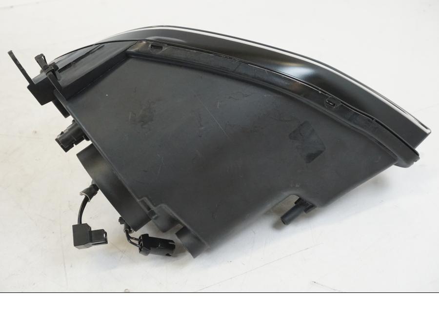 Höger sida på Strålkastare från en BMW S 1000 XR -2014 motorcykel.