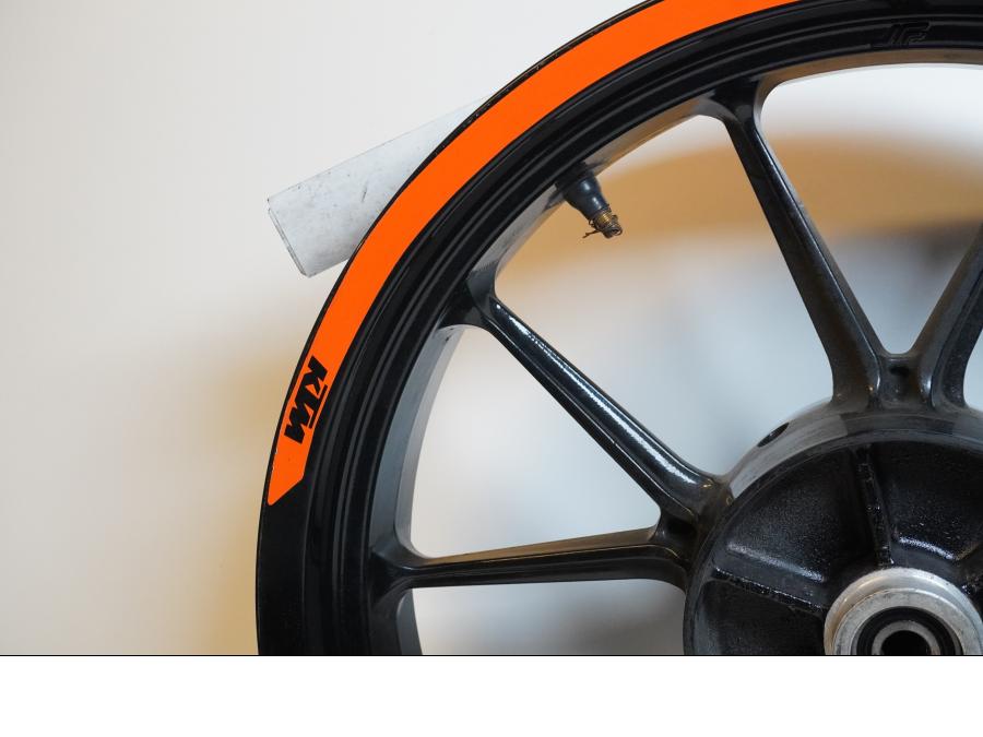 Extrabild5 på Fälg från en KTM 125 Duke -2017 motorcykel.