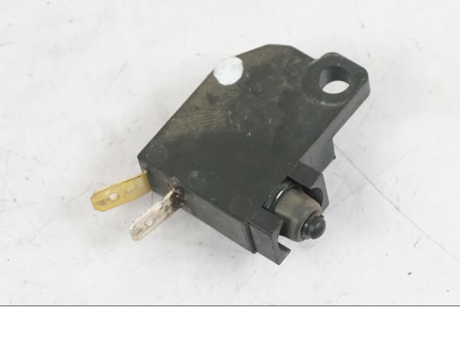 Höger sida på Bromsljuskontakt från en Kawasaki Z 900 -2019 motorcykel.