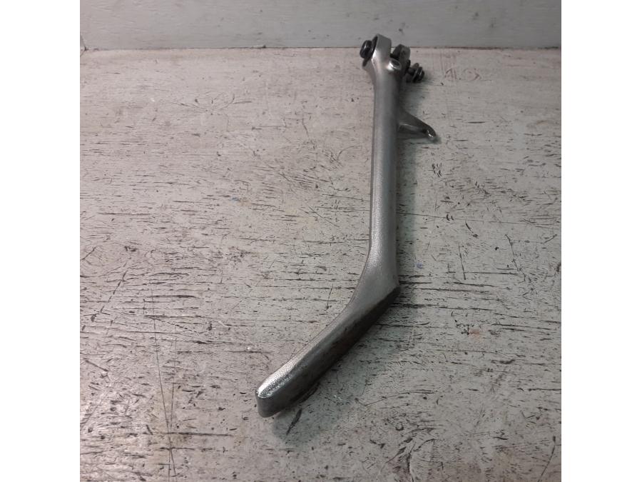 Baksidan på Sidostöd från en Honda VTX 1800 -2007 motorcykel.