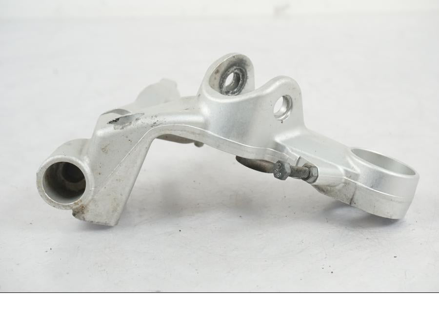 Snett uppifrån på Fotpinnefäste från en Husqvarna 701 SUPERMOTO ABS -2016 motorcykel.