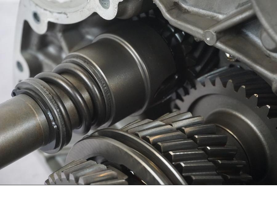 Snett uppifrån på Växellåda från en BMW R 1200 GS -2018 motorcykel.