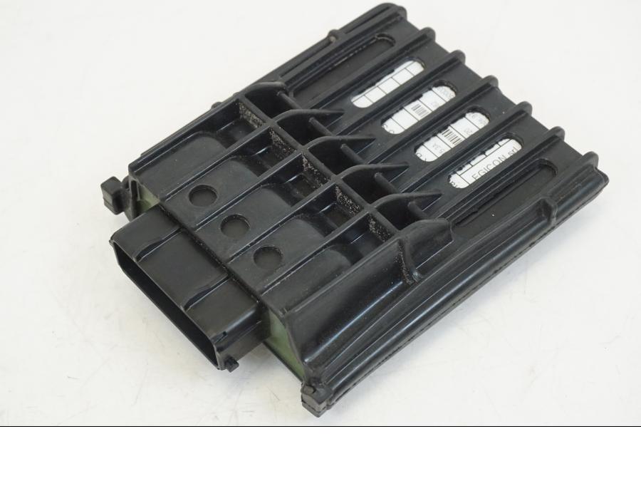 Framsidan på CDI / ECU från en Ducati Streetfighter V4 -2020 motorcykel.