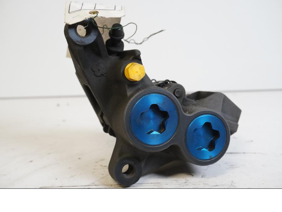 Framsidan på Bromsok från en Yamaha BT 1100 -2004 motorcykel.