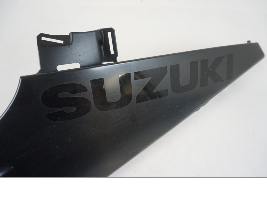 Snett uppifrån på Magkåpa från en Suzuki GSX-R 1000 -2007 motorcykel.