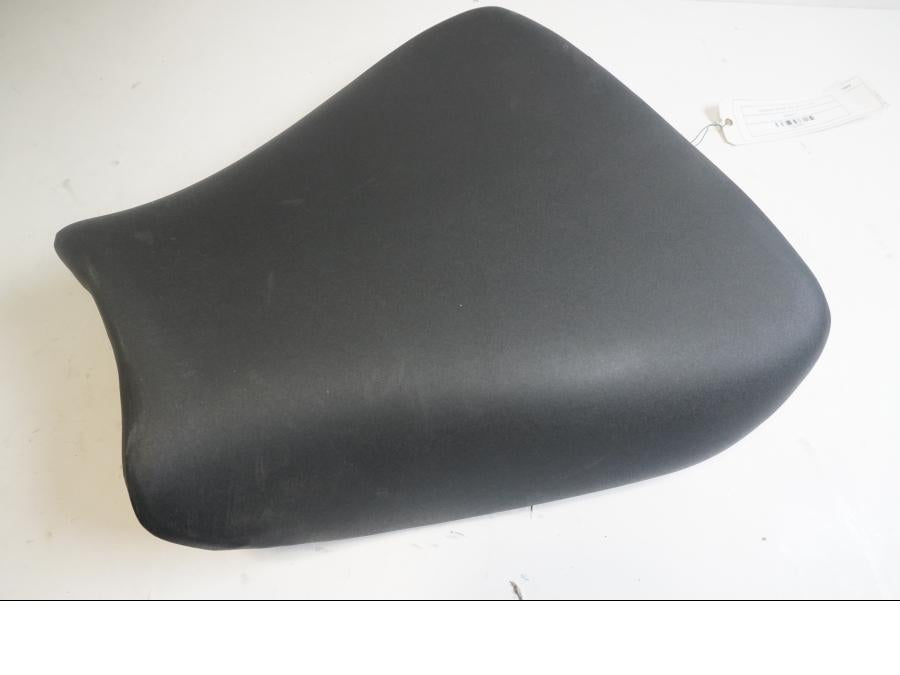 Baksidan på Sadel från en Kawasaki ZX-6R -1995 motorcykel.