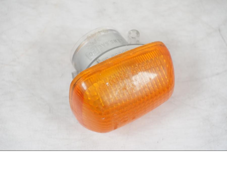 Framsidan på Blinkersglas från en Suzuki SV 650 -1999 motorcykel.