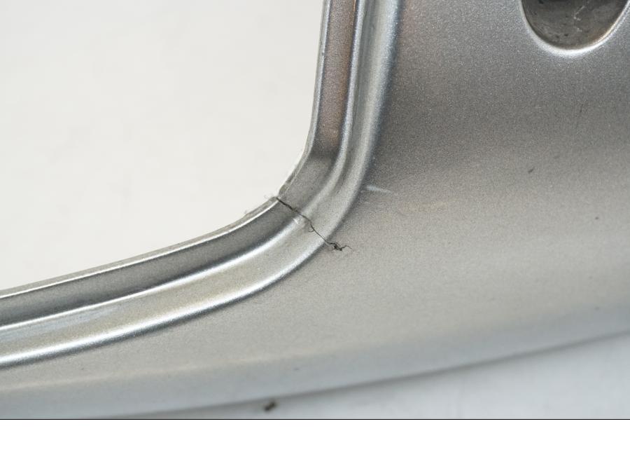 Höger sida på Bakvinge från en Kawasaki ZX-12R -2000 motorcykel.