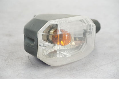 Höger sida på Blinkers från en Triumph Tiger Explorer -2013 motorcykel.