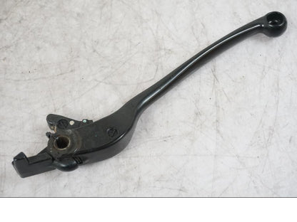 Snett nerifrån på Bromsgrepp från en Buell 1125 R -2008 motorcykel.