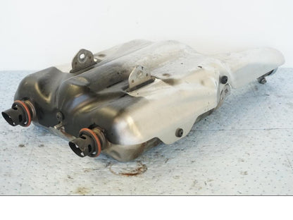 Framsidan på Ljuddämpare från en Suzuki GSX 1300 BK -2008 motorcykel.