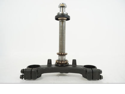 Framsidan på Gaffelkrona från en Suzuki GSX 600 F -1998 motorcykel.