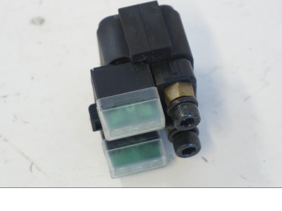 Extrabild1 på Startrelä från en Kawasaki ER-6N -2012 motorcykel.