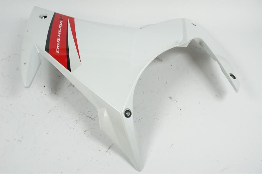 Höger sida på Sidkåpa från en Yamaha XJ 6 -2011 motorcykel.