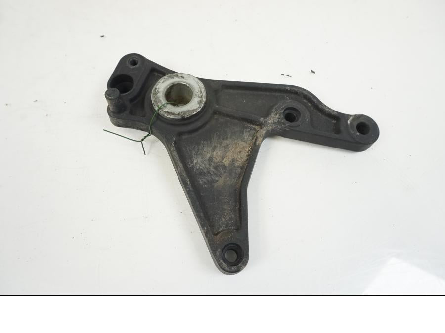 Framsidan på Bromsoksfäste från en Kawasaki Z 1000 -2017 motorcykel.