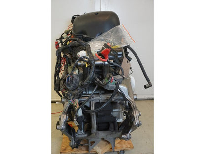Snett nerifrån på Motorpaket från en Honda NT 700 -2008 motorcykel.