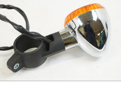 Snett uppifrån på Blinkers från en Kawasaki VN 800 -2000 motorcykel.