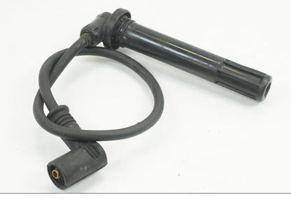 Vänster sida på Tändspole från en Ducati Multistrada 1200 -2016 motorcykel.