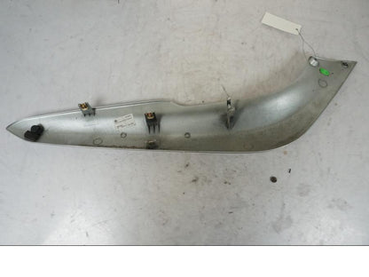 Snett nerifrån på Sidopanel från en BMW R 850 R -2004 motorcykel.