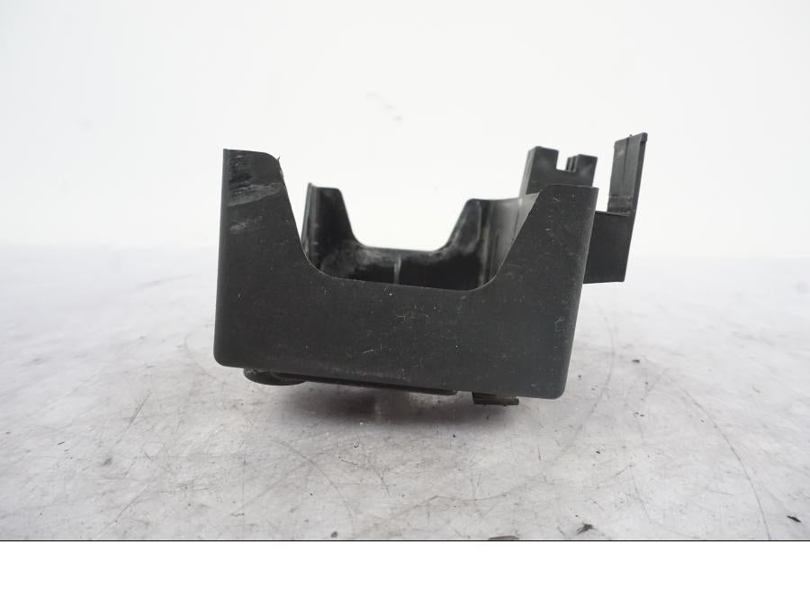 Höger sida på Batterihållare från en KTM 690 SMCR -2016 motorcykel.