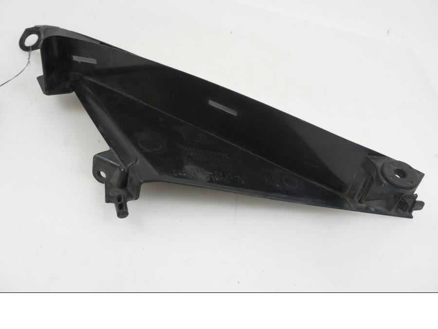 Höger sida på Toppkåpsinsida från en Suzuki GSX-R 1000 -2007 motorcykel.