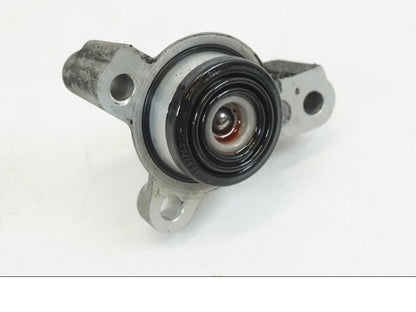 Snett uppifrån på Kopplingslavcylinder från en Ducati Streetfighter V4 -2020 motorcykel.