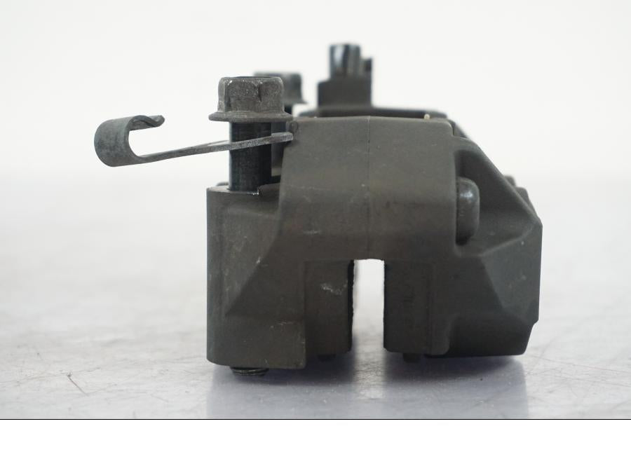 Snett nerifrån på Bromsok från en Yamaha MT 125 -2017 motorcykel.