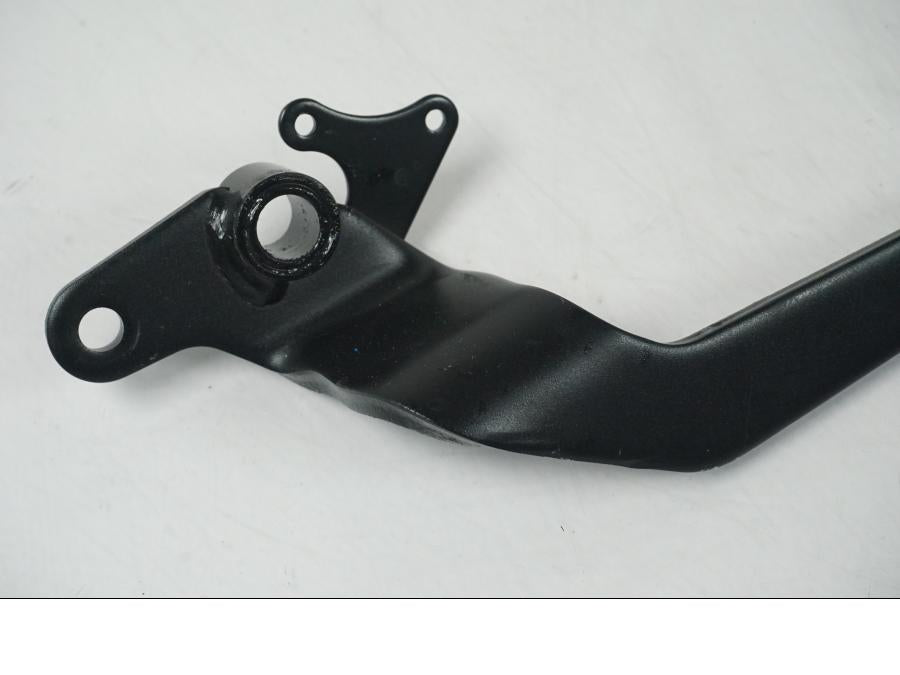 Baksidan på Bromspedal från en Yamaha Tracer 700 GT -2024 motorcykel.