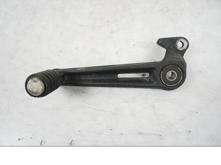 Framsidan på Bromspedal från en KTM 125 Duke -2022 motorcykel.