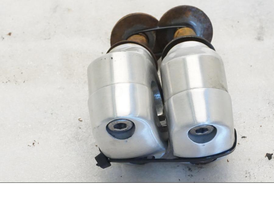 Baksidan på Styrfäste från en Yamaha XVZ 13TD -1999 motorcykel.