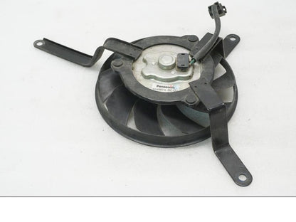 Framsidan på Vattenkylfläkt från en Triumph Daytona 675 -2008 motorcykel.