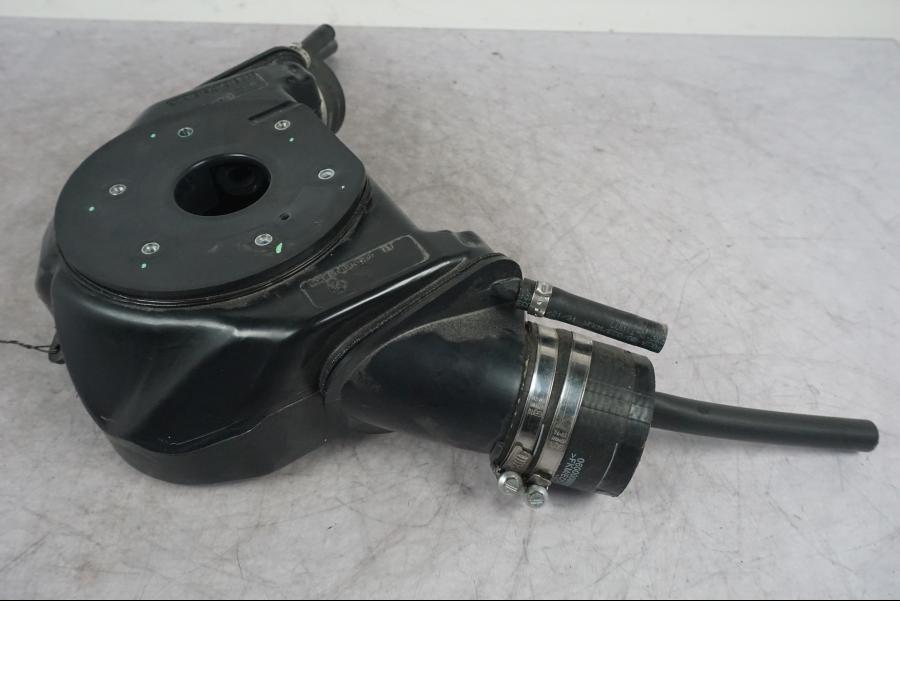 Framsidan på Bensintank från en KTM 1290 Super Adventure S -2022 motorcykel.