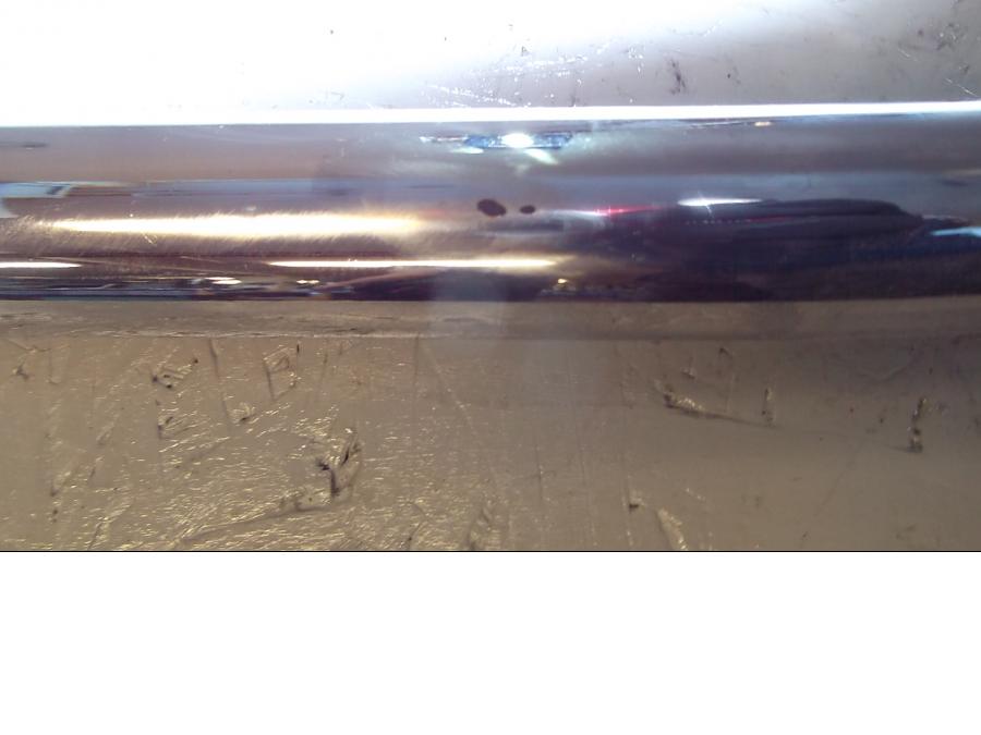 Höger sida på Motorskyddsbåge från en H-D Touring Road King FLHR/I -2016 motorcykel.