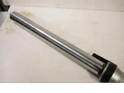 Höger sida på Gaffelben från en Yamaha YZF R6 -2001 motorcykel.