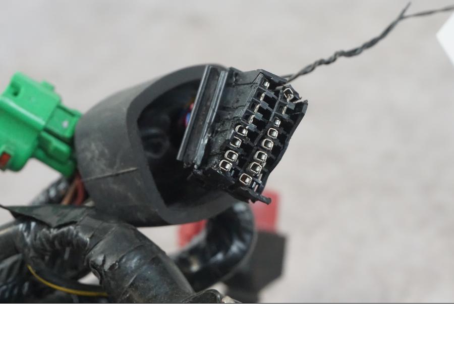 Snett nerifrån på Kabelstam från en Kawasaki ZX-6R -2006 motorcykel.