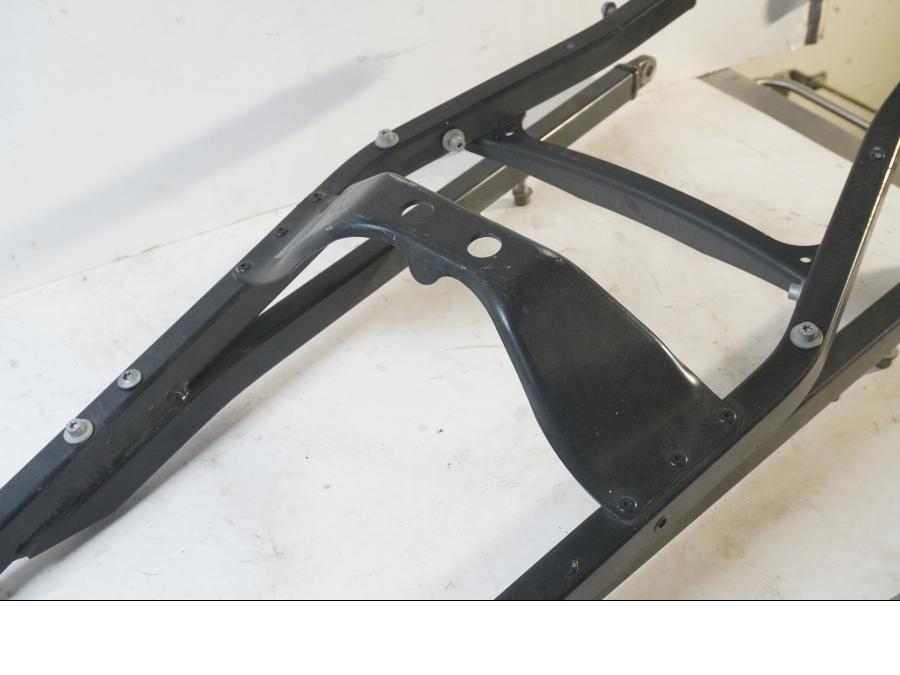 Baksidan på Bakram från en BMW K 1200 S -2007 motorcykel.