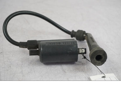 Höger sida på Tändspole från en Suzuki VZ 800 -2000 motorcykel.