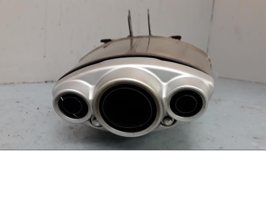 Vänster sida på Ljuddämpare från en Triumph Daytona 675 -2009 motorcykel.