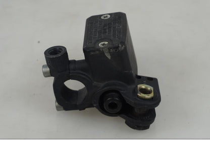 Höger sida på Bromshuvudcylinder från en Aprilia Pegaso 650 -1997 motorcykel.