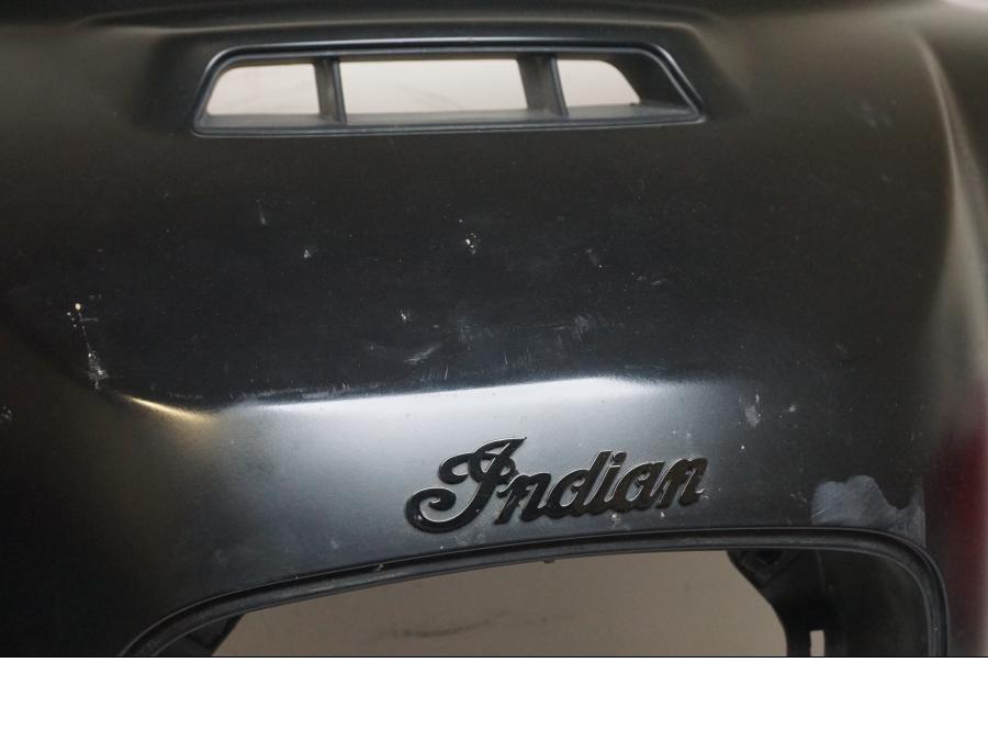 Baksidan på Toppkåpa från en Indian Chieftain Dark Horse -2019 motorcykel.