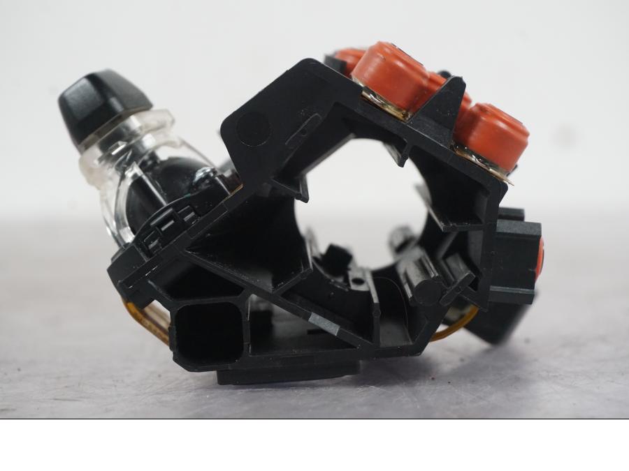 Extrabild1 på Styrelreglage från en Ducati Multistrada V4 -2024 motorcykel.