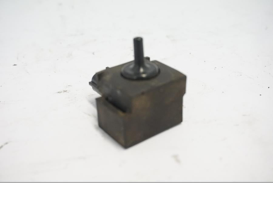 Baksidan på Mapsensor från en Suzuki DL 1000 -2003 motorcykel.